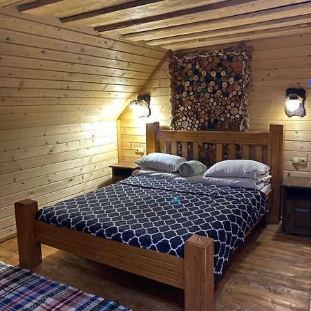Номер 6 Садиба У Ані Synevyrsʼka Polyana Esterno foto
