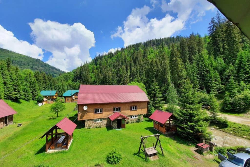 Номер 6 Садиба У Ані Synevyrsʼka Polyana Esterno foto